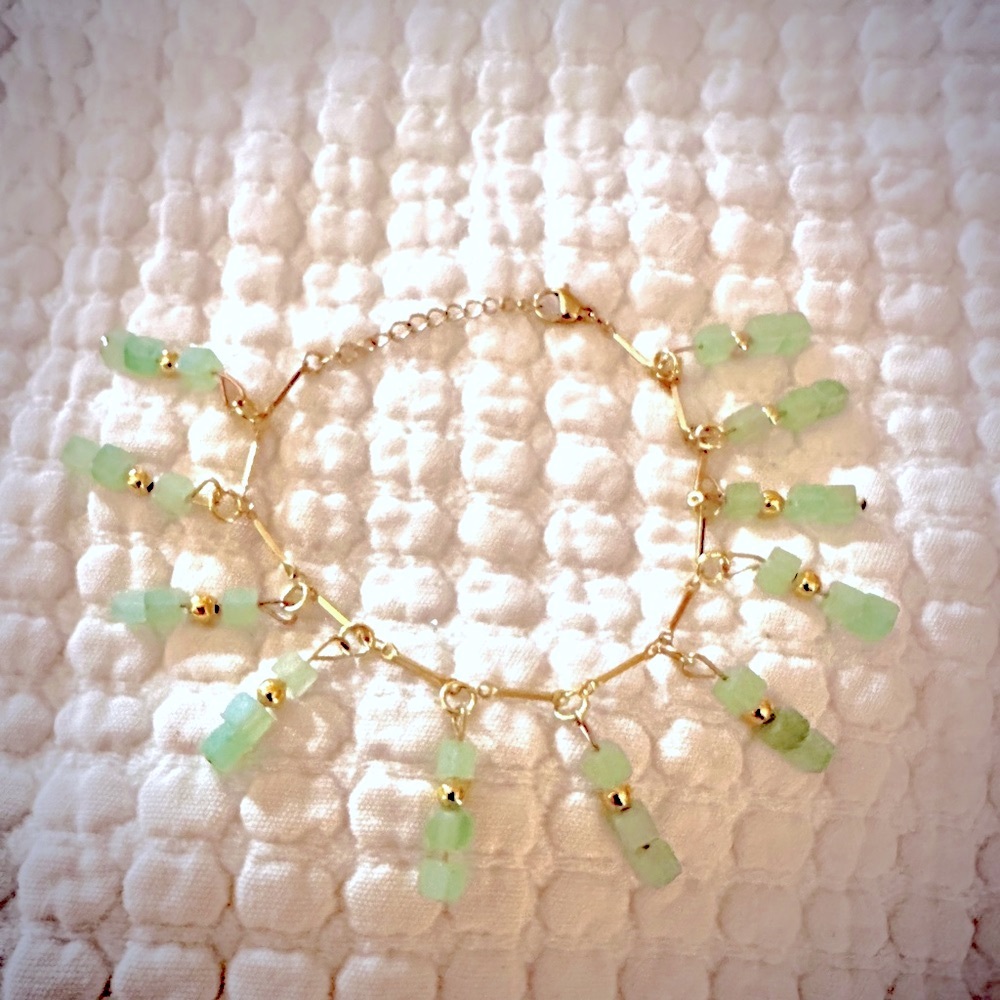 Dainty 14 kt gold beads & green aventurine bracelet❣️